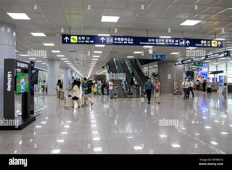 김해국제공항, 왜 이제야 눈에 띄는 걸까?